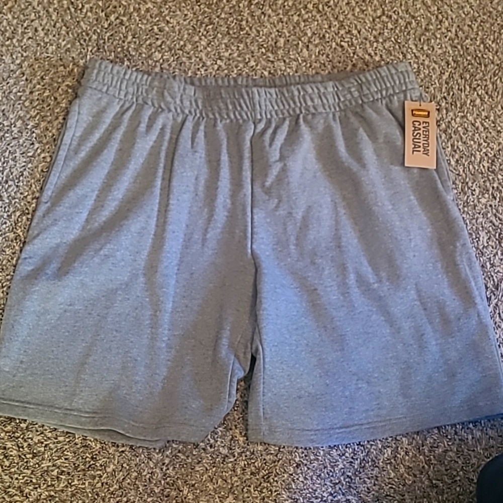 NWT Men's Comfy Shorts, with pockets and drawstring, 3XL